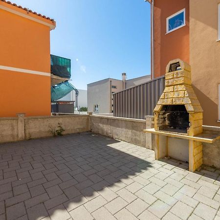Niko Apartment Vir Exterior foto
